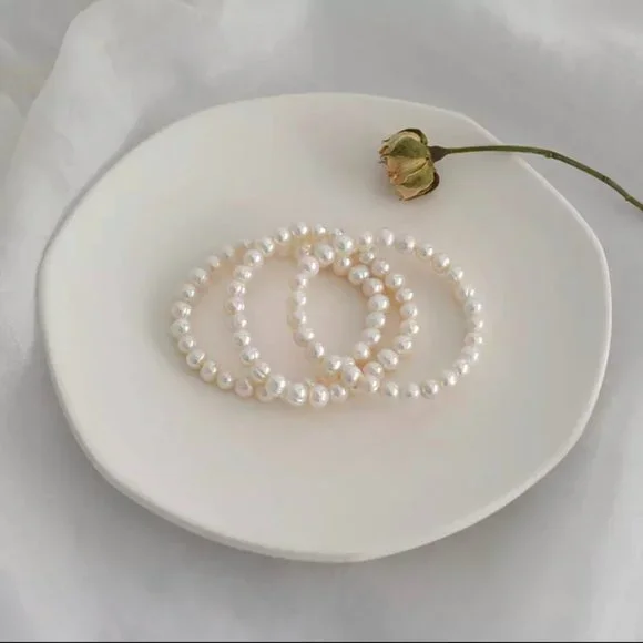 Genuine White Pearl Stretch Bracelet - Picture 5 of 13